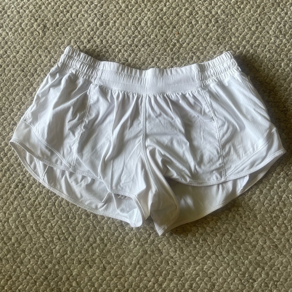 Lululemon Hotty Hot Shorts White Size 8 2.5” Inseam